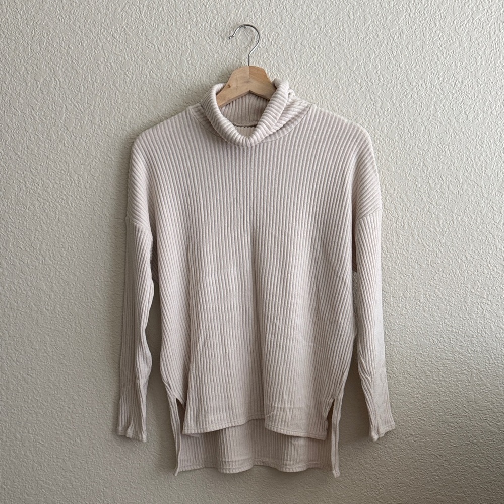 American Eagle Outfitters Cream Ribbed Cozy Turtleneck Sweater